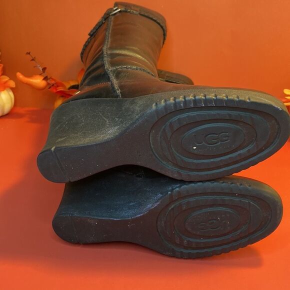 Ugg boots SZ 7 - Picture 5 of 7